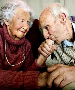 1_old-couple-in-love3.jpg